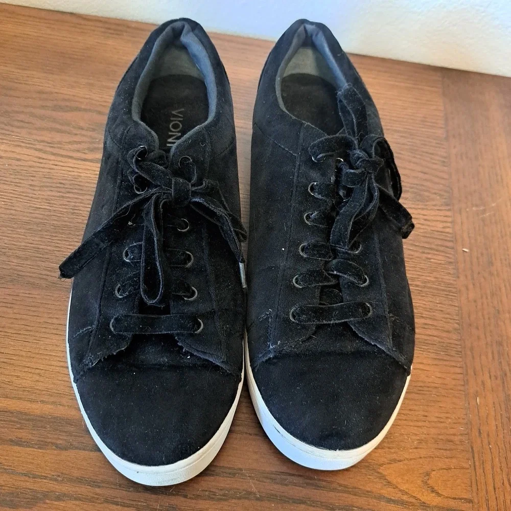 Vionic Syra Black Velvet Orthotic Lace Up Sneakers 355SYRA 9.5